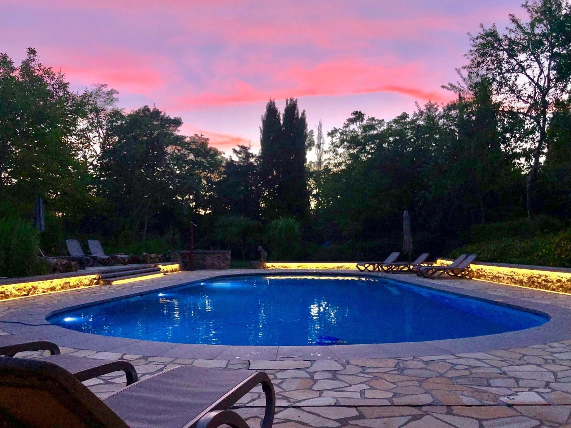 Cottage In Les Eyzies De Tayac Sireuil With Pool Meyrals Extérieur photo